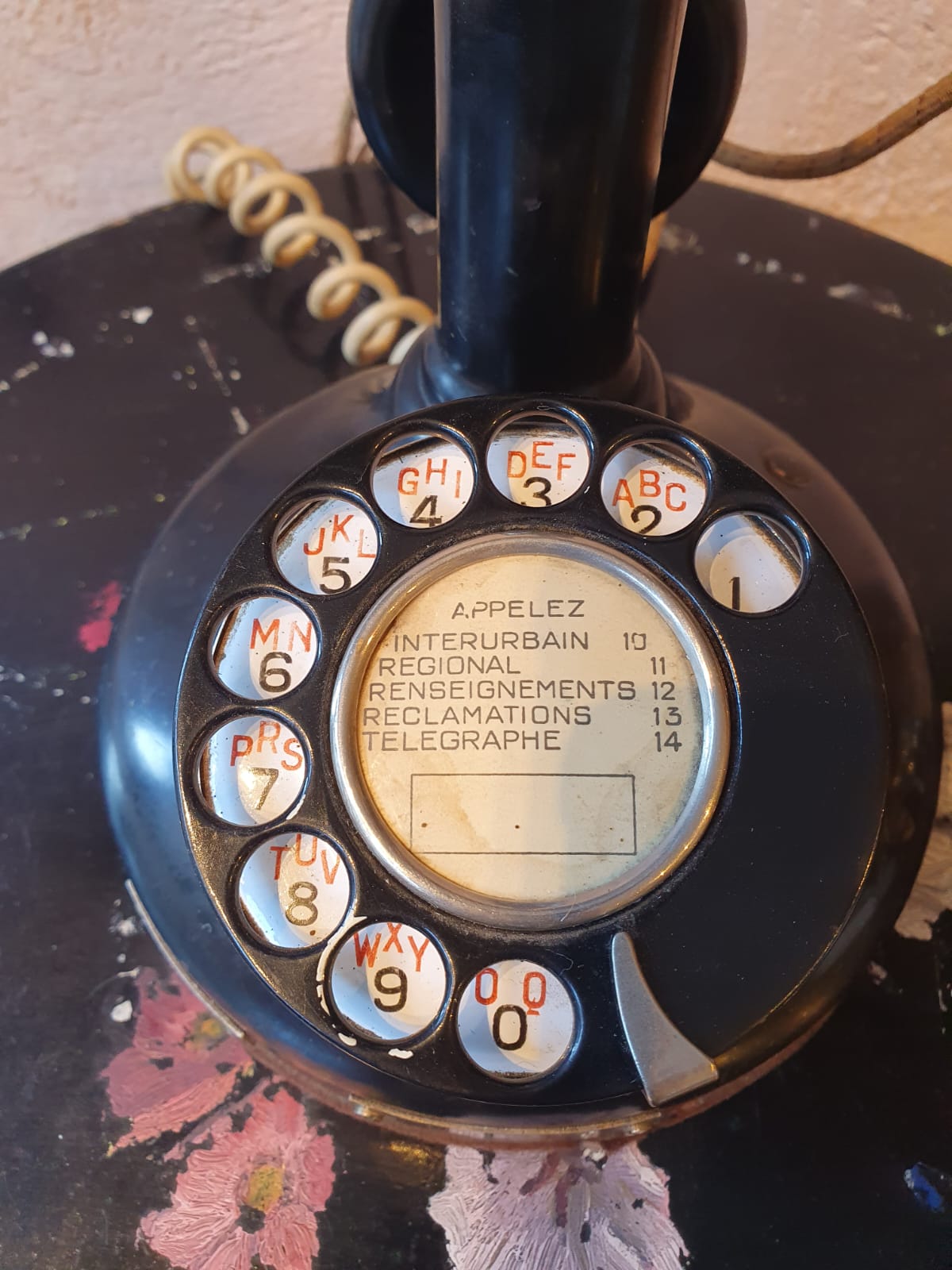 Téléphone M24
