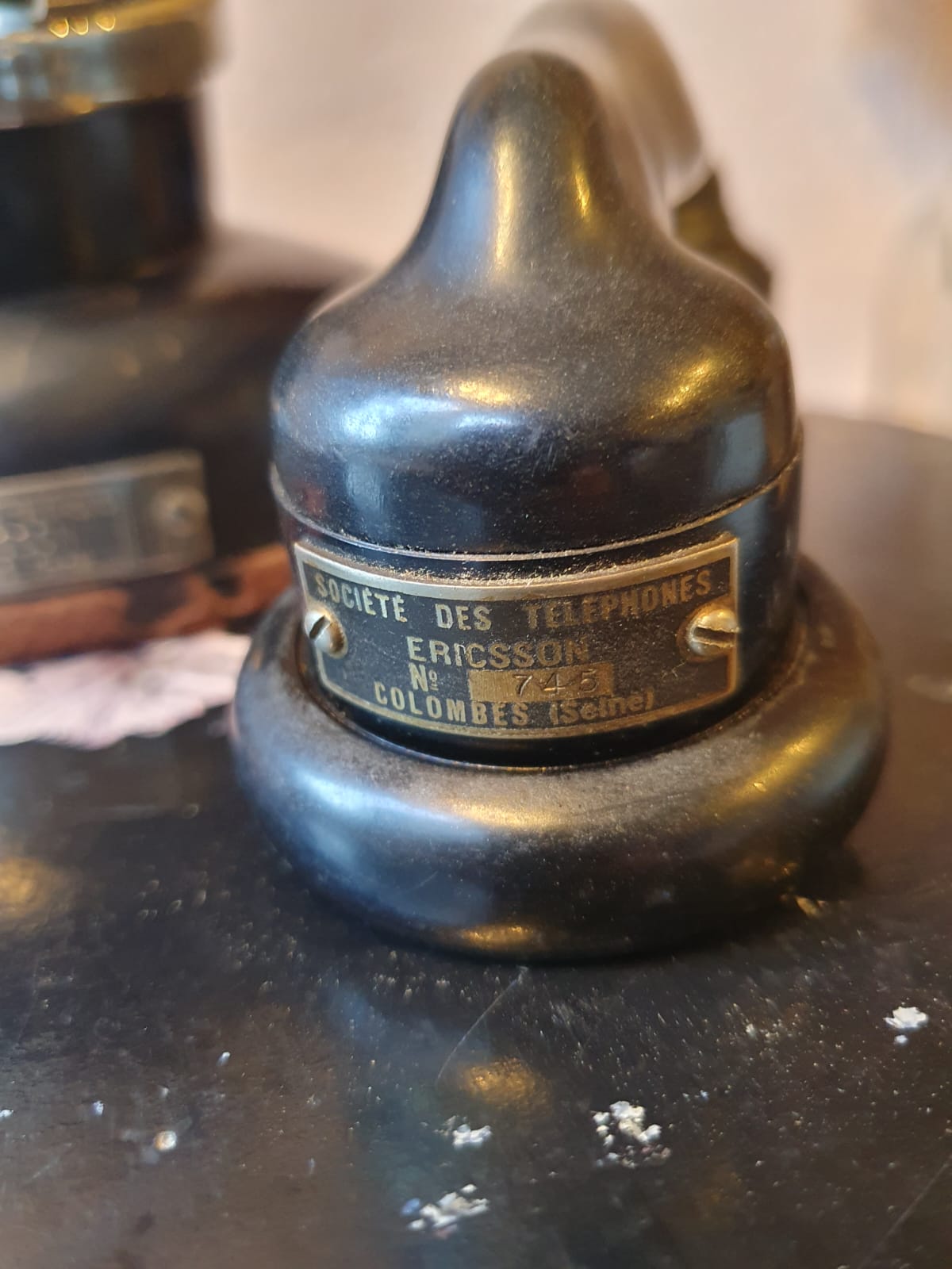 Téléphone M24